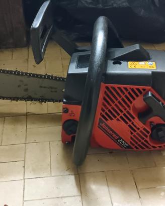 motosega Jonsered 2050