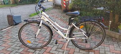 Bicicletta trekking / city bike Atala Canova bianc