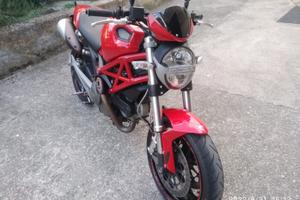 Ducati monster 696 plus