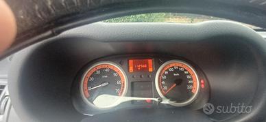 clio 1.2 16V del 2004