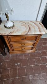 como' e due comodini e specchiere 