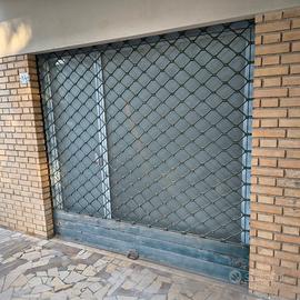 Locale commerciale/garage a Jesi
