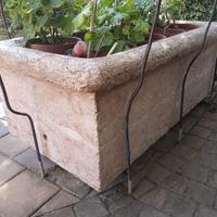 Abbeveratoio in pietra rosa Lessinia del 1920-1930