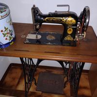 macchina da cucire d'epoca 