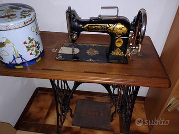 macchina da cucire d'epoca 