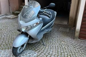 Suzuki burgman uh 200