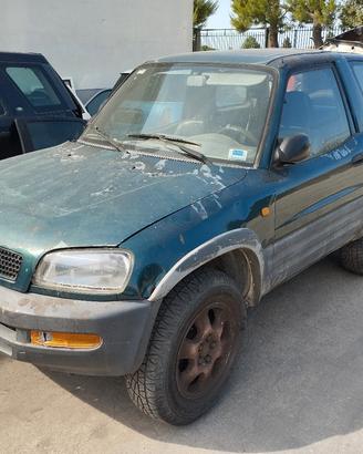TOYOTA RAV4 ricambi usati 