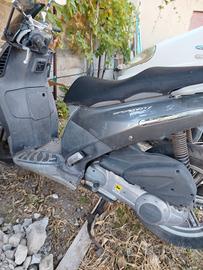 scuter  Aprilia 125   Sportsyti 