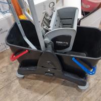 carrello lavapavimenti con strizzatore