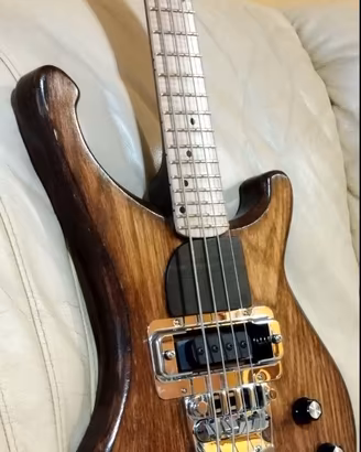 Basso-Chitarra di Liuteria Italiana