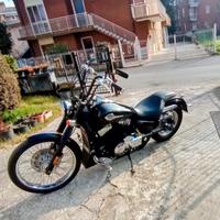 Honda Shadow 750 black Spirit custom