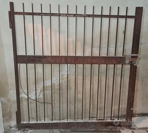 Cancello in ferro a due ante