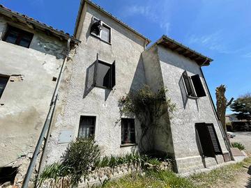Rustico / Casale di 137 m² con 4 locali a Salsomag