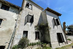 Rustico / Casale di 137 m² con 4 locali a Salsomag