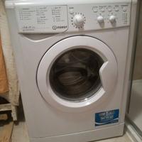 LAVATRICE INDESIT  classe A++  1000 giri 6kg