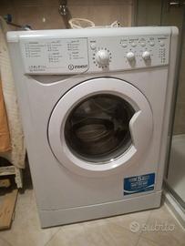 LAVATRICE INDESIT  classe A++  1000 giri 6kg