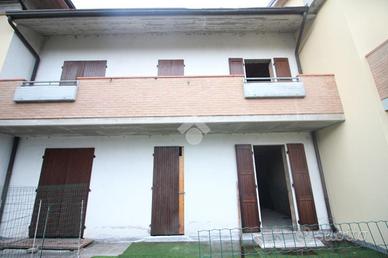 VILLA A SCHIERA A MERCATO SARACENO