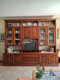 Soggiorno con porta TV in Stile Classico Liberty