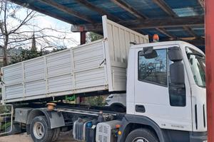 Iveco eurocargo 100e18 Ribaltabile trilaterale