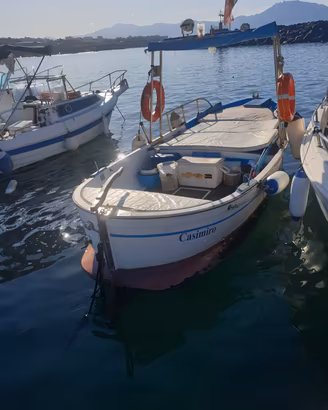 Gozzo in vetroresina mt 6 "Minutolo Ischia "