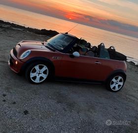 MINI  COOPER CABRIO ARANCIONE