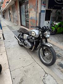 Triumph thruxton 900