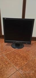 Diversi Monitor pc 
