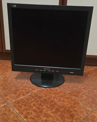 Diversi Monitor pc 