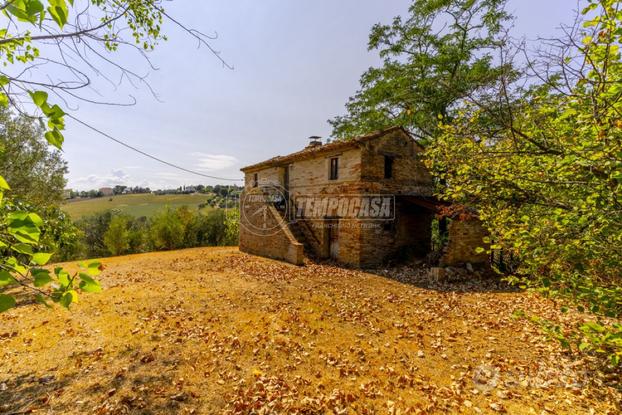 Casale per cubatura, a due passi dal centro, più t