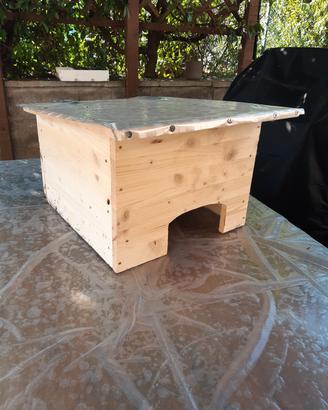 Casetta per tartaruga in legno
