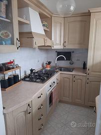 Cucina angolare legno chiaro