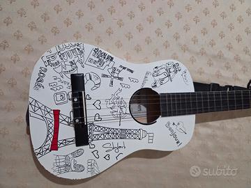 Chitarra Bontempi in legno con disegno