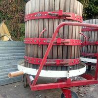 Cesta per torchio idraulico