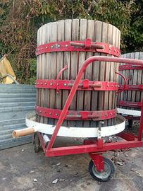 Cesta per torchio idraulico