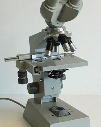 MICROSCOPIO ZEISS