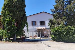 Villa di 265 m² con più di 5 locali e box auto dop