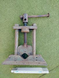 Antica morsa da idraulica