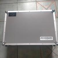 Warwick Rockboard - hard case + pedalboard