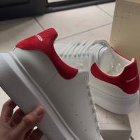 McQueen rosse e bianche