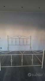 Struttura letto matrimoniale 