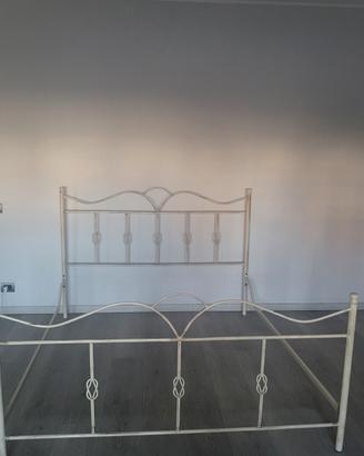 Struttura letto matrimoniale 