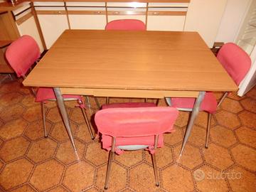 Tavolo cucina + 4 sedie