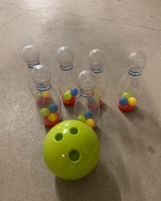 Birilli e palla bowling per bambini