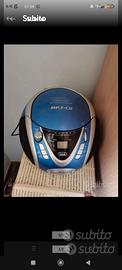 Stereo portatile Trevi
Con lettore CD, lettore mp3