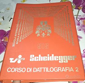 Macchina da scrivere e corso di dattilografia - Collezionismo In vendita a  Parma