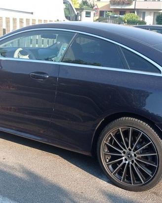 MERCEDES E220 4 MATIC AMG LINE