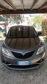 Si vende lancia ypsilon 3/2016 silver