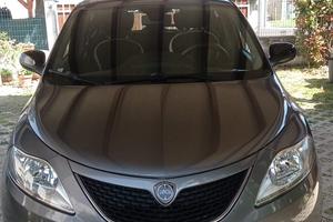 Si vende lancia ypsilon 3/2016 silver