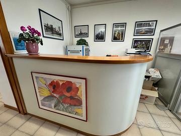 Bancone ufficio ad angolo  con scrivania