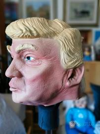 Maschera in silicone di Trump